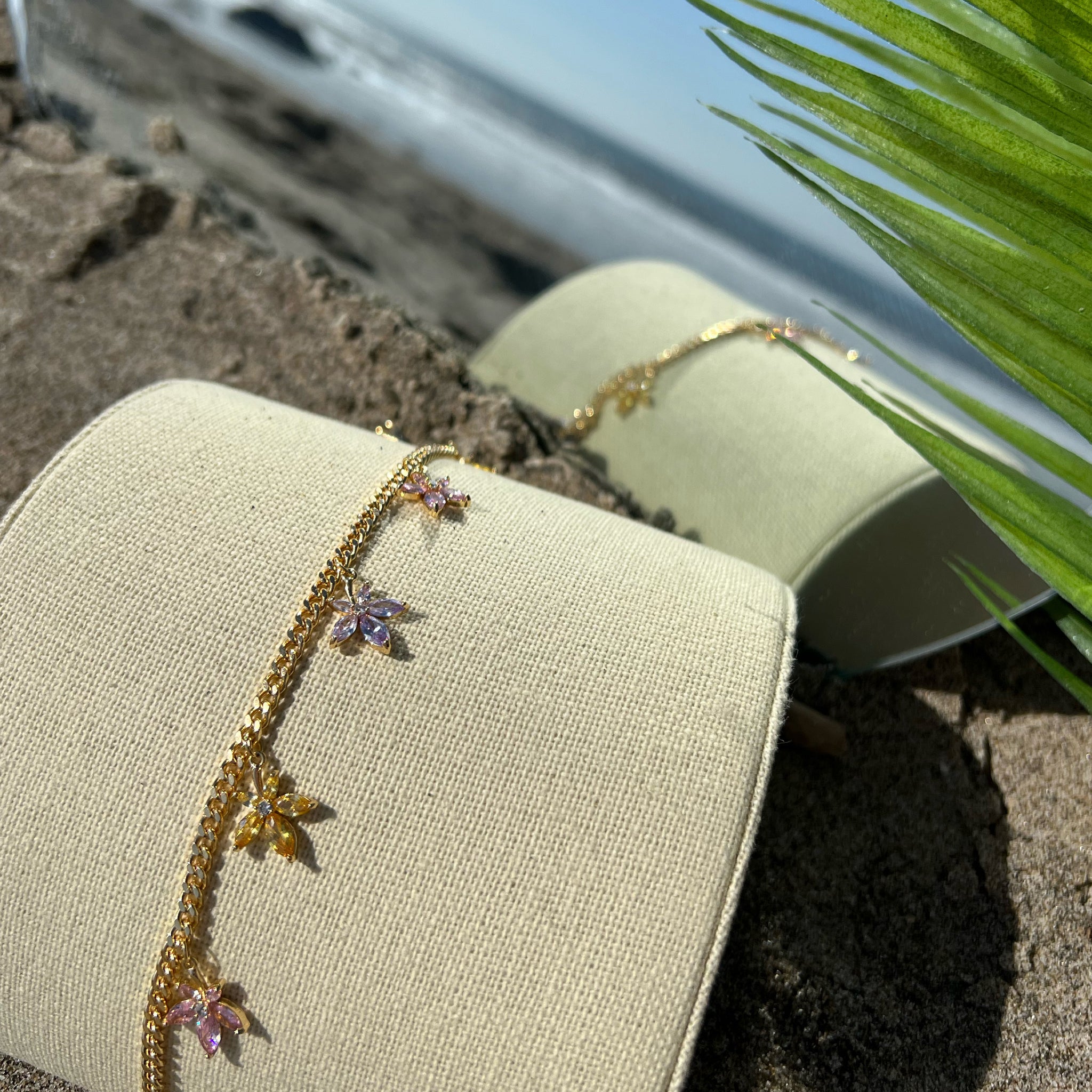 Vacation mode charm anklet